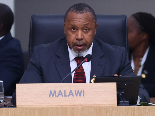 사울로스 클라우스 칠리마 말라위 부통령이 4일 2024 한-아프리카 정상회의장에서 열린 한-아프리카 정상회의 세션2에서 발언하고 있다.   [연합뉴스]